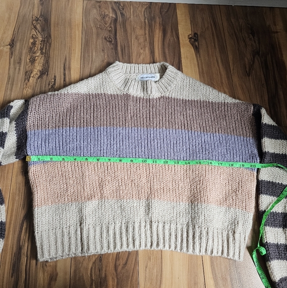 Willow & Wind Cropped Stripe Sweater - Picture 5 of 6